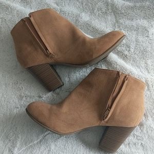 Heeled boots